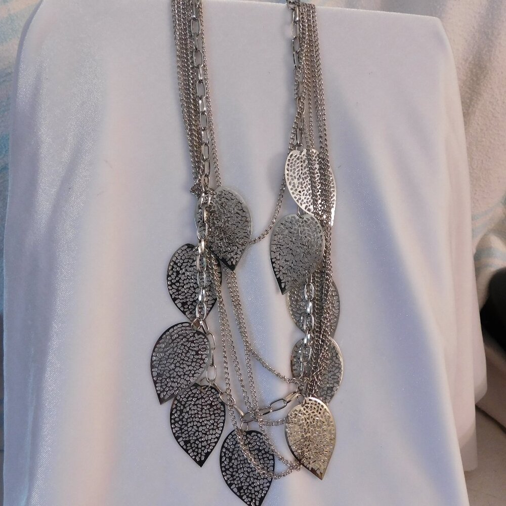 Ladies Silver Leaf Necklace